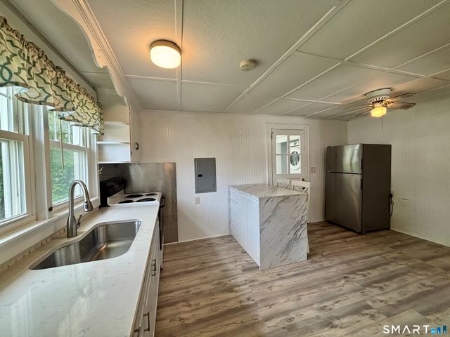 40 Portland Avenue, Old Lyme, CT 06371