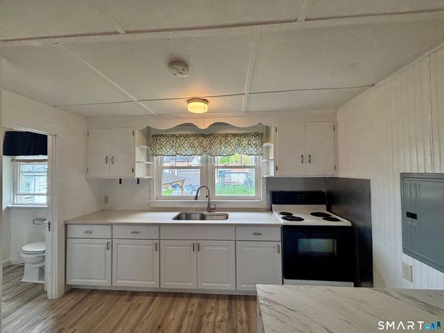 40 Portland Avenue, Old Lyme, CT 06371
