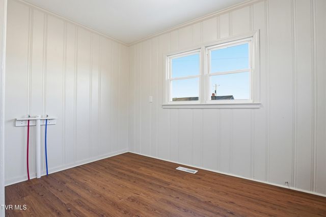 387 Old Watauga Rd, Watauga, TN 37694