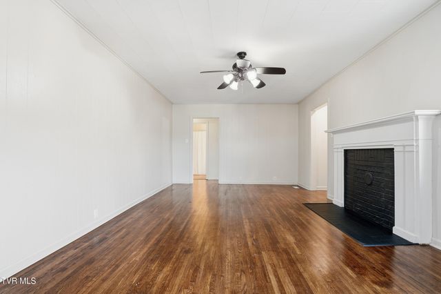 387 Old Watauga Rd, Watauga, TN 37694