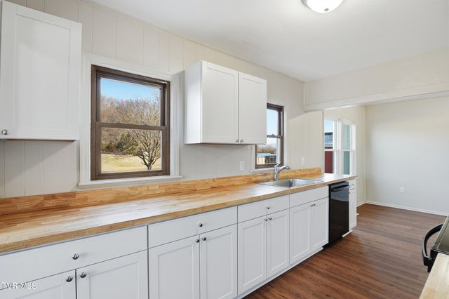 387 Old Watauga Rd, Watauga, TN 37694