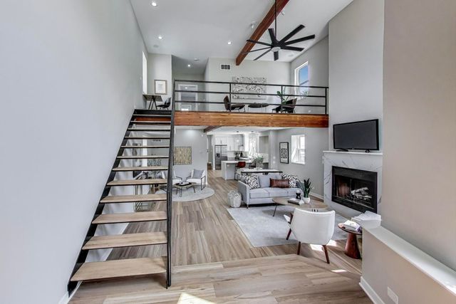 4305 N Mobile Avenue, Chicago, IL 60634