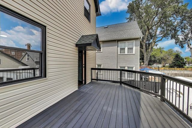 4305 N Mobile Avenue, Chicago, IL 60634