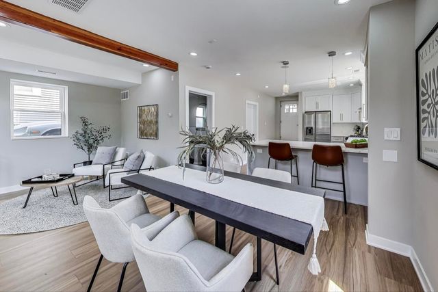 4305 N Mobile Avenue, Chicago, IL 60634