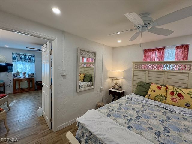 11242 Matlacha AVE, Matlacha, FL 33993