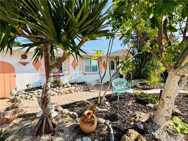 11242 Matlacha AVE, Matlacha, FL 33993