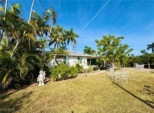 11242 Matlacha AVE, Matlacha, FL 33993