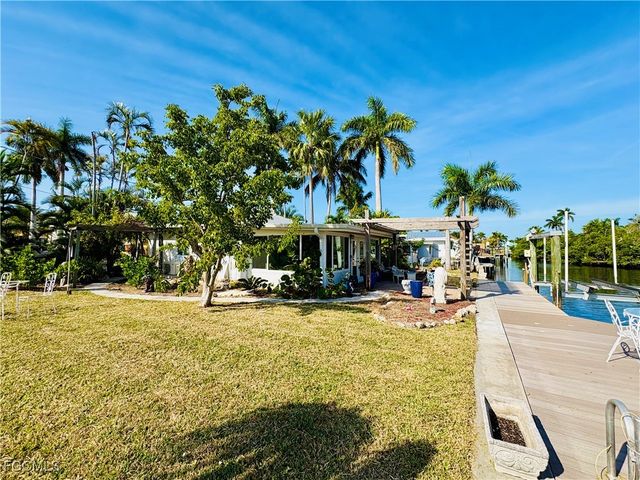 11242 Matlacha AVE, Matlacha, FL 33993