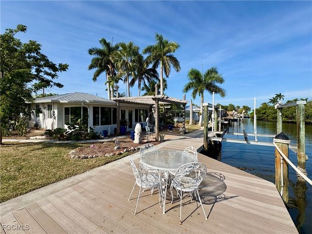 11242 Matlacha AVE, Matlacha, FL 33993