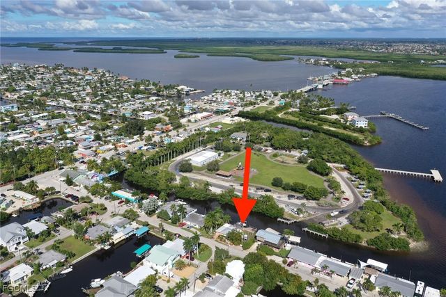 11242 Matlacha AVE, Matlacha, FL 33993