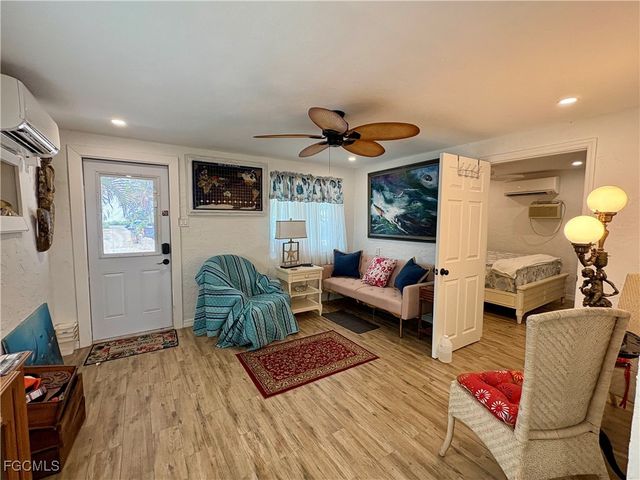 11242 Matlacha AVE, Matlacha, FL 33993