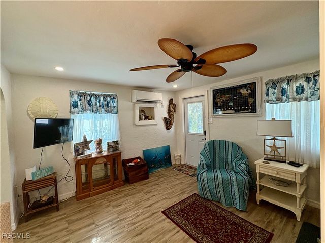 11242 Matlacha AVE, Matlacha, FL 33993