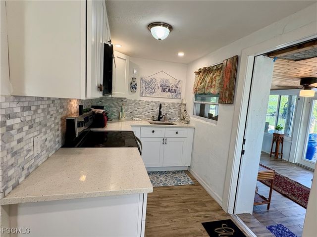 11242 Matlacha AVE, Matlacha, FL 33993