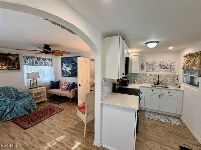 11242 Matlacha AVE, Matlacha, FL 33993