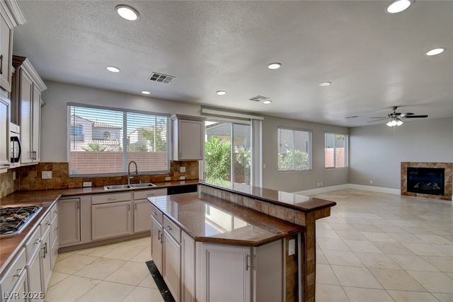 9003 Greek Palace Avenue, Las Vegas, NV 89178