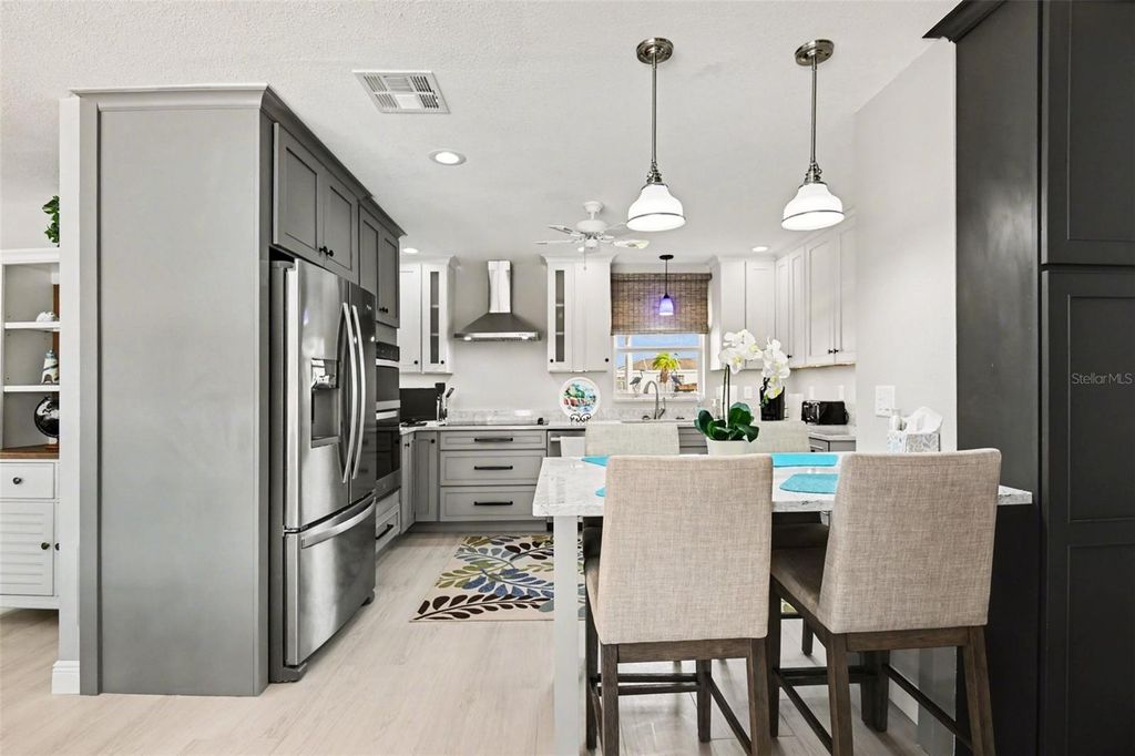 Image 11 of property listing at 543 BELVEDERE COURT, Punta Gorda, FL 33950