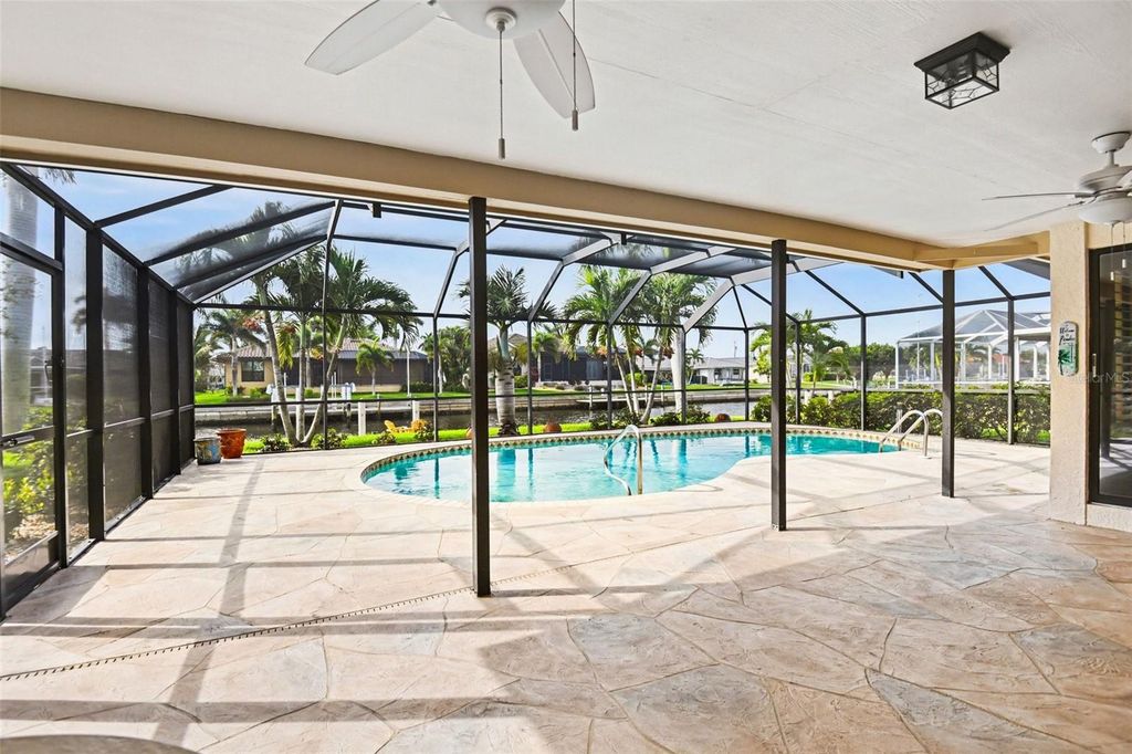 Image 20 of property listing at 543 BELVEDERE COURT, Punta Gorda, FL 33950
