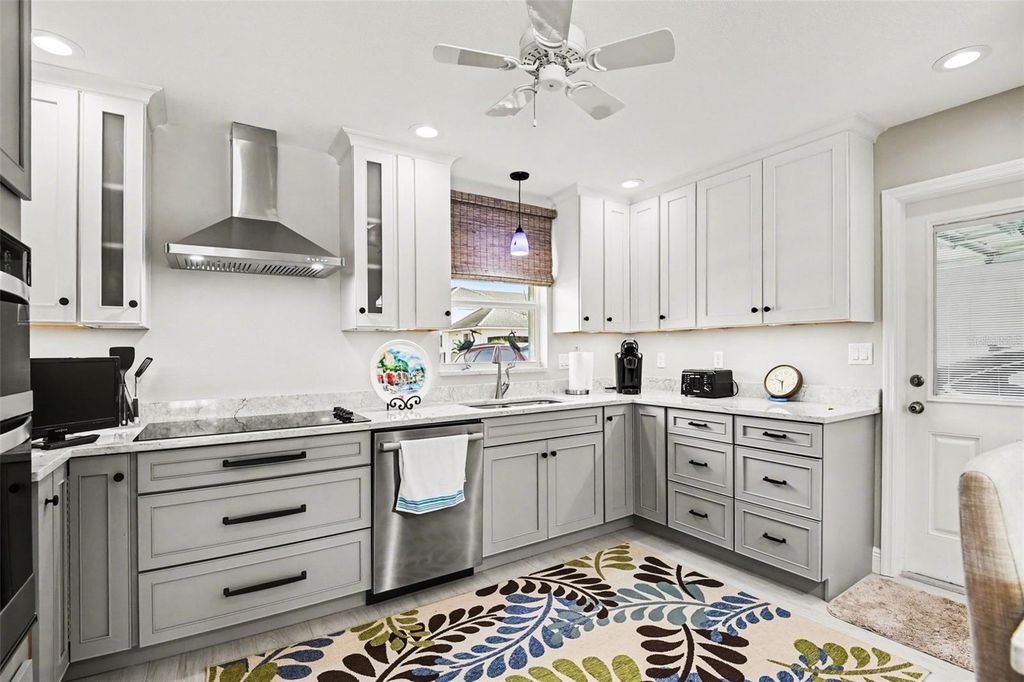 Image 9 of property listing at 543 BELVEDERE COURT, Punta Gorda, FL 33950