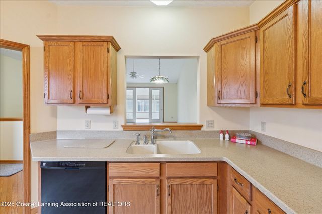 1409 Weatherhill Court, East Lansing, MI 48823
