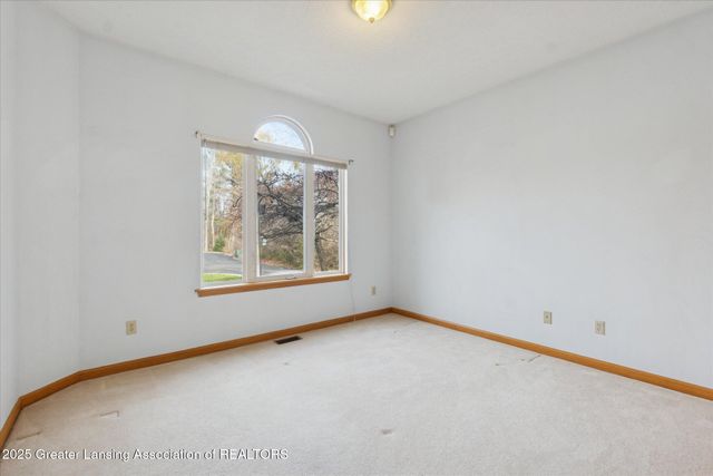 1409 Weatherhill Court, East Lansing, MI 48823