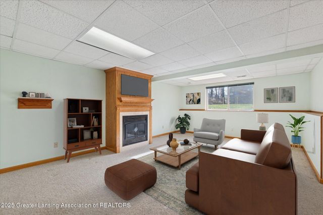 1409 Weatherhill Court, East Lansing, MI 48823