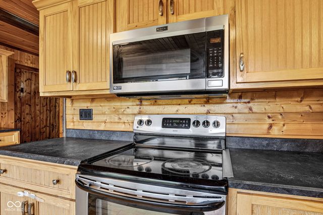 1503 E 600 S, Anderson, IN 46013