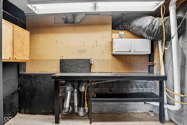 1503 E 600 S, Anderson, IN 46013