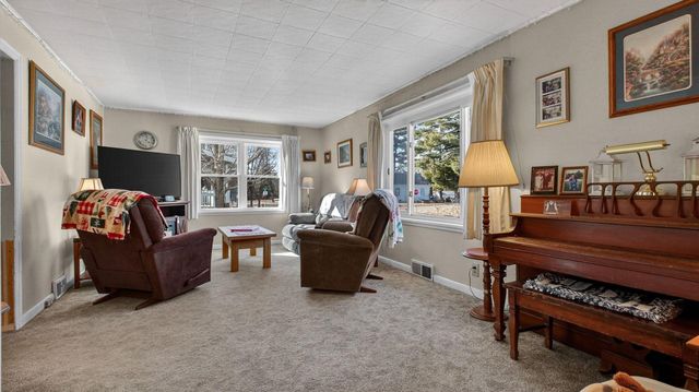 512 W Evans Street, Rice Lake, WI 54868