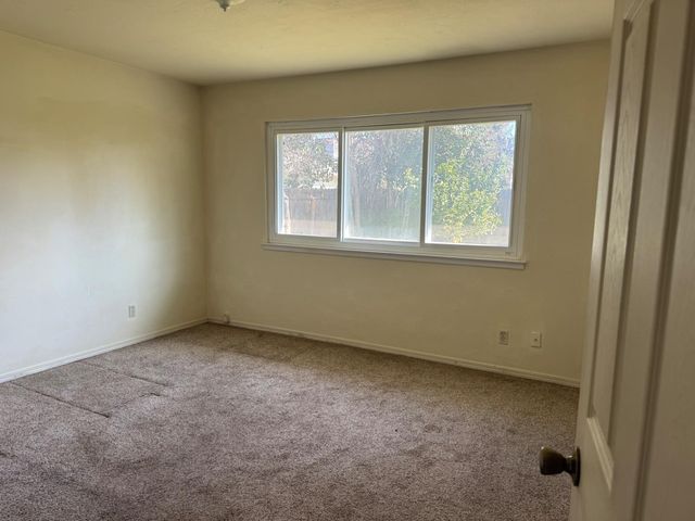 4656 N 5th Street, Fresno, CA 93726