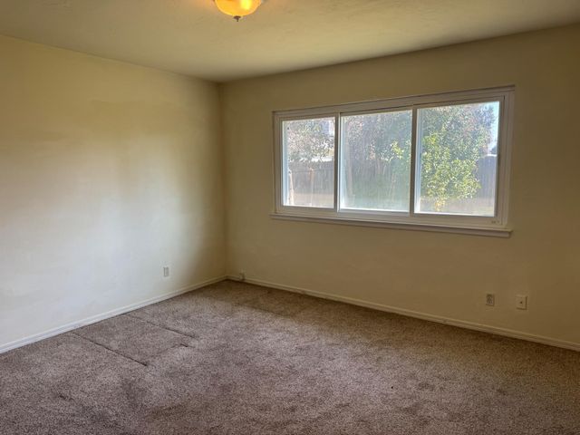 4656 N 5th Street, Fresno, CA 93726