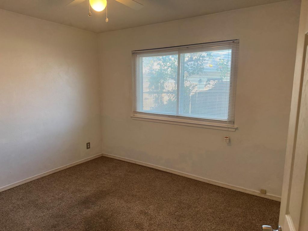 Image 13 of property listing at 4656 N 5th Street, Fresno, CA 93726