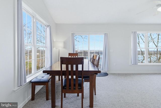 505 N BURBERRY LN, Mount Wolf, PA 17347