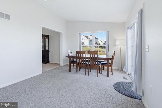 505 N BURBERRY LN, Mount Wolf, PA 17347