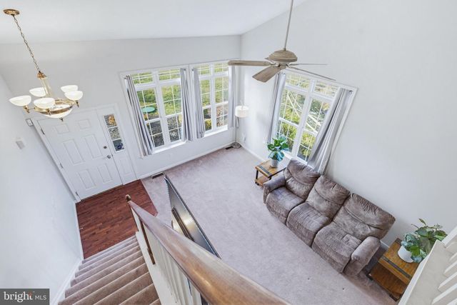 505 N BURBERRY LN, Mount Wolf, PA 17347