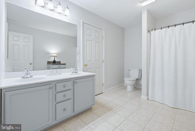 505 N BURBERRY LN, Mount Wolf, PA 17347