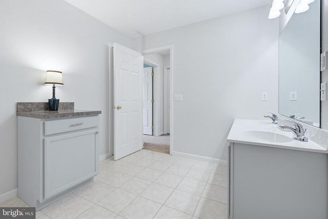 505 N BURBERRY LN, Mount Wolf, PA 17347