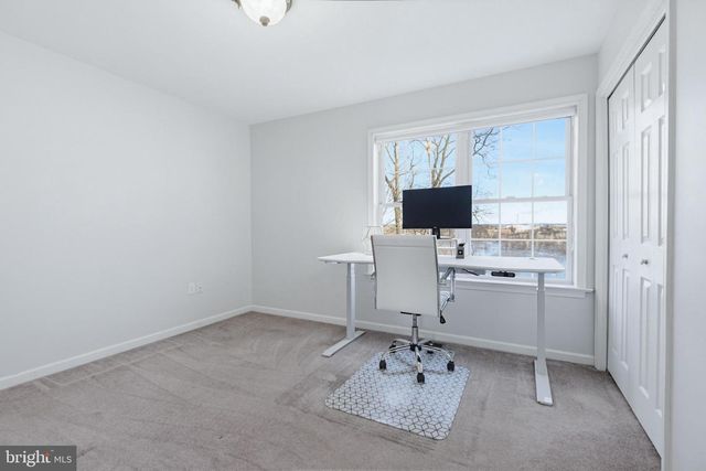 505 N BURBERRY LN, Mount Wolf, PA 17347