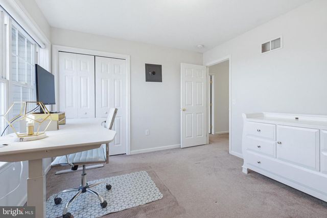 505 N BURBERRY LN, Mount Wolf, PA 17347