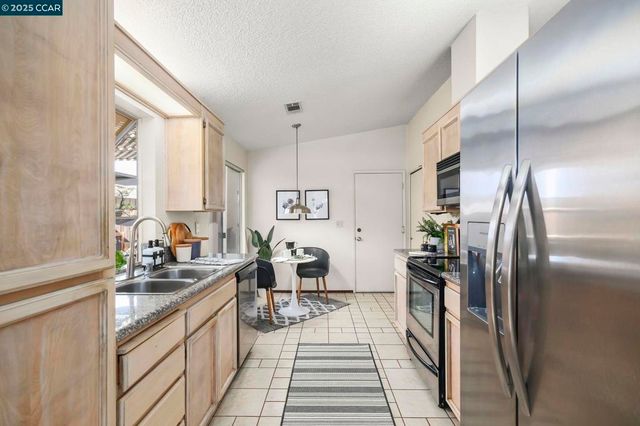 1701 Pine Ct, Oakley, CA 94561