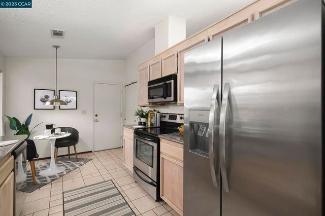 1701 Pine Ct, Oakley, CA 94561