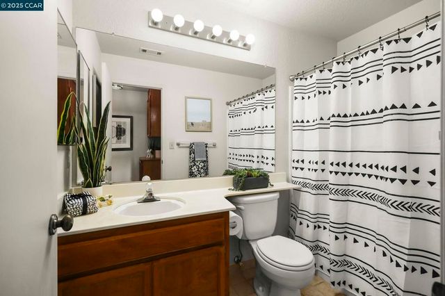 1701 Pine Ct, Oakley, CA 94561