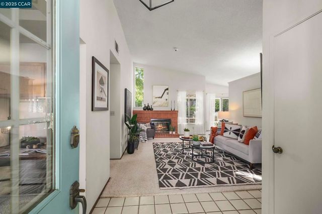 1701 Pine Ct, Oakley, CA 94561