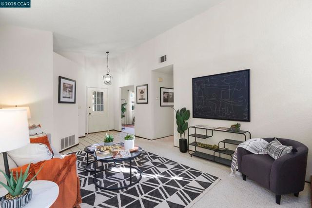 1701 Pine Ct, Oakley, CA 94561