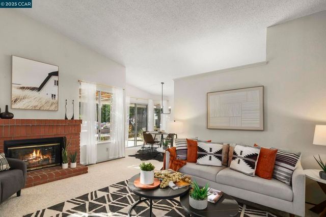 1701 Pine Ct, Oakley, CA 94561