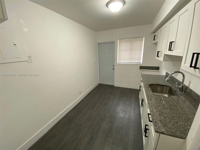 1842 Madison St 3, Hollywood, FL 33020
