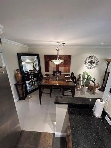 9141 Sunrise Lakes Boulevard 208, Sunrise, FL 33322
