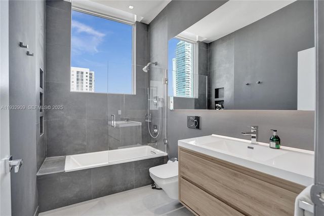 725 NE 22nd St PH1A, Miami, FL 33137