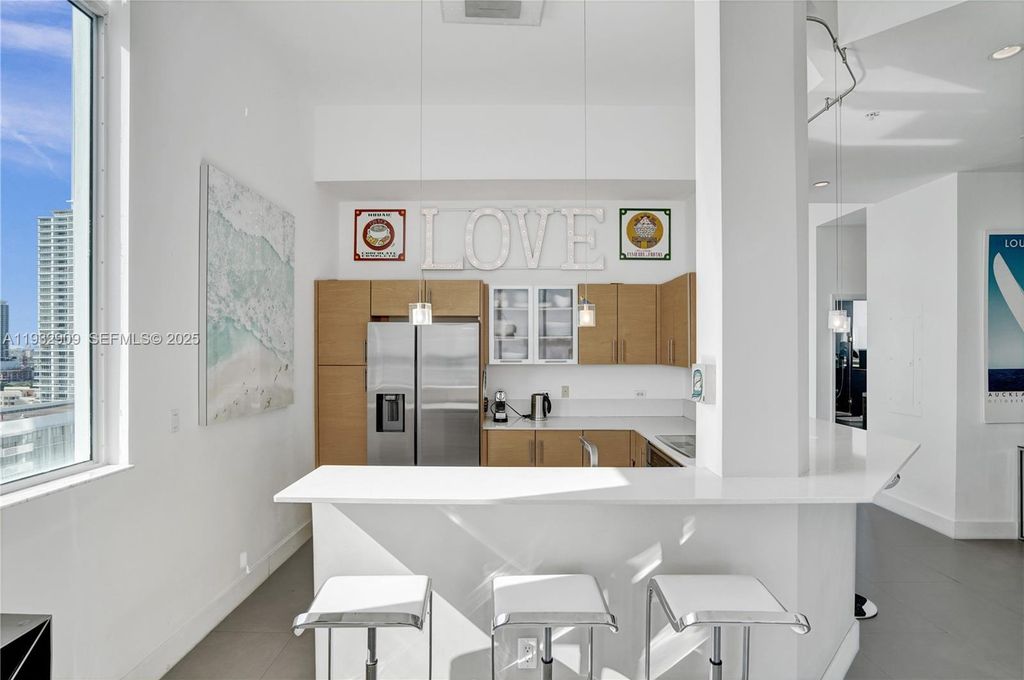 Image 25 of property listing at 725 NE 22nd St PH1A, Miami, FL 33137