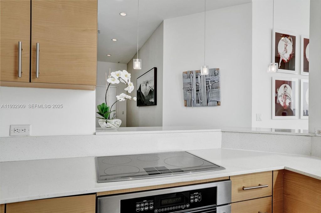 Image 27 of property listing at 725 NE 22nd St PH1A, Miami, FL 33137