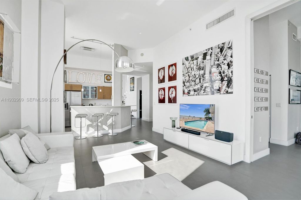 Image 29 of property listing at 725 NE 22nd St PH1A, Miami, FL 33137